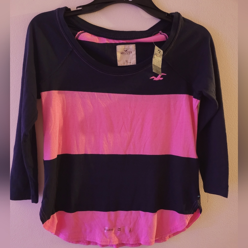 Hollister Women's Long Sleeve Pink and Black Tee